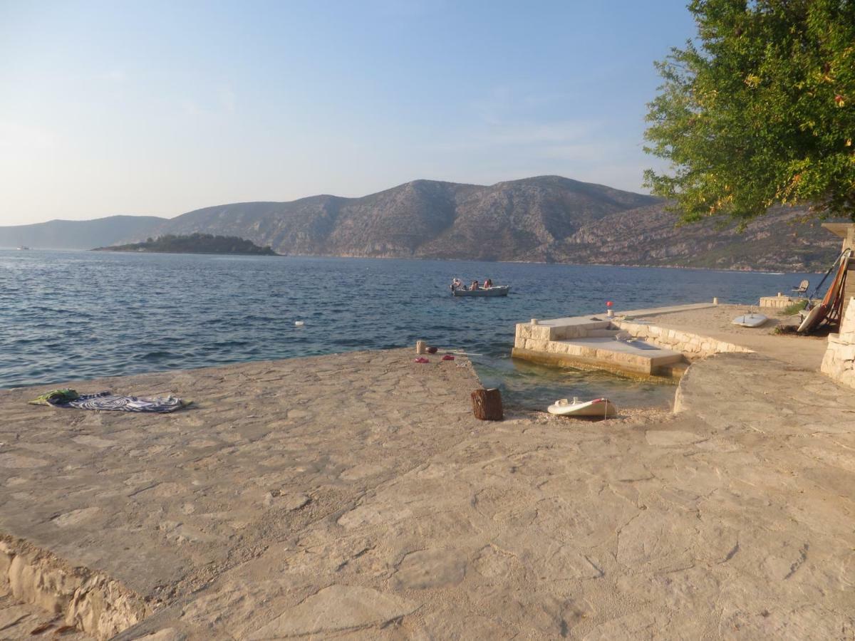 I&J Relaxing Beach Apartments Račišće Exteriör bild