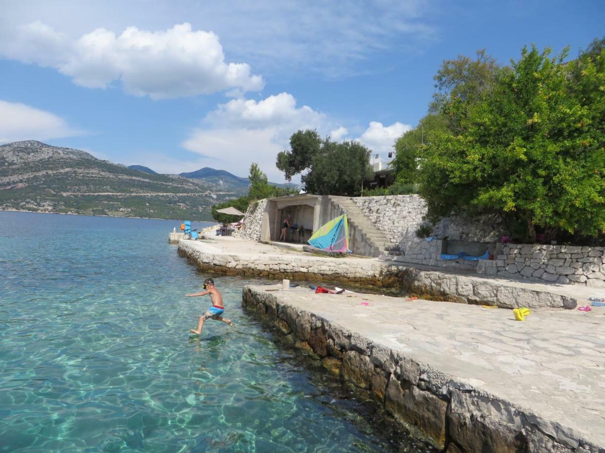 I&J Relaxing Beach Apartments Račišće Exteriör bild