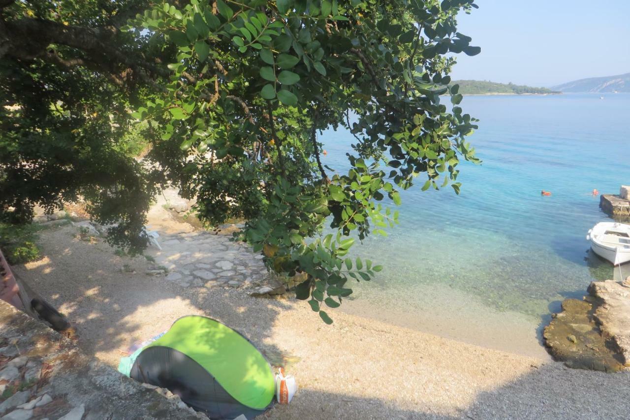 I&J Relaxing Beach Apartments Račišće Exteriör bild