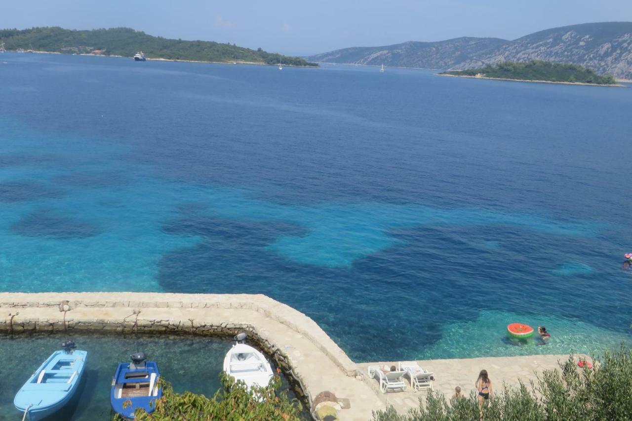 I&J Relaxing Beach Apartments Račišće Exteriör bild